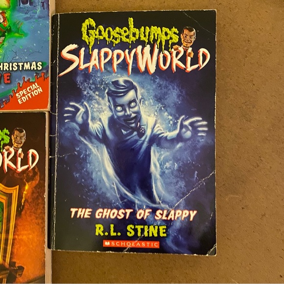 Goosebumps bundle of 3 books - Picture 6 of 8